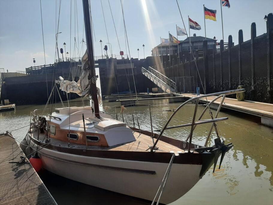 Hôtel Cosy Sailingboat In Flessingue Extérieur photo