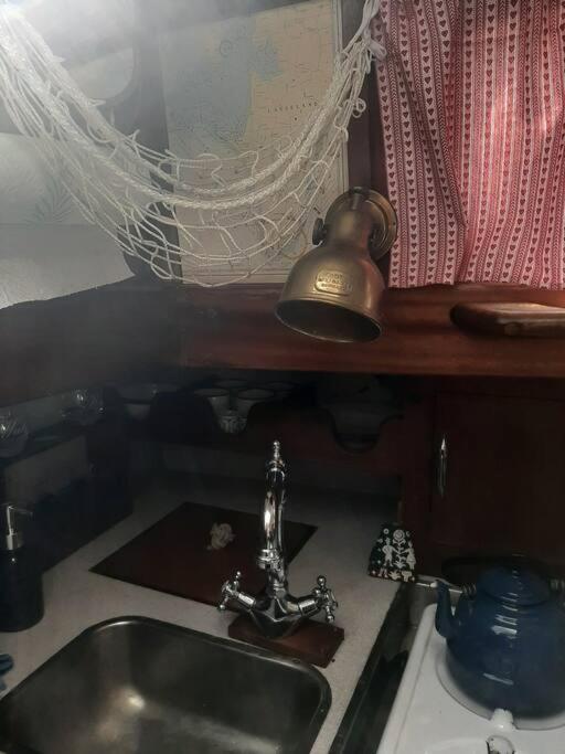 Hôtel Cosy Sailingboat In Flessingue Extérieur photo